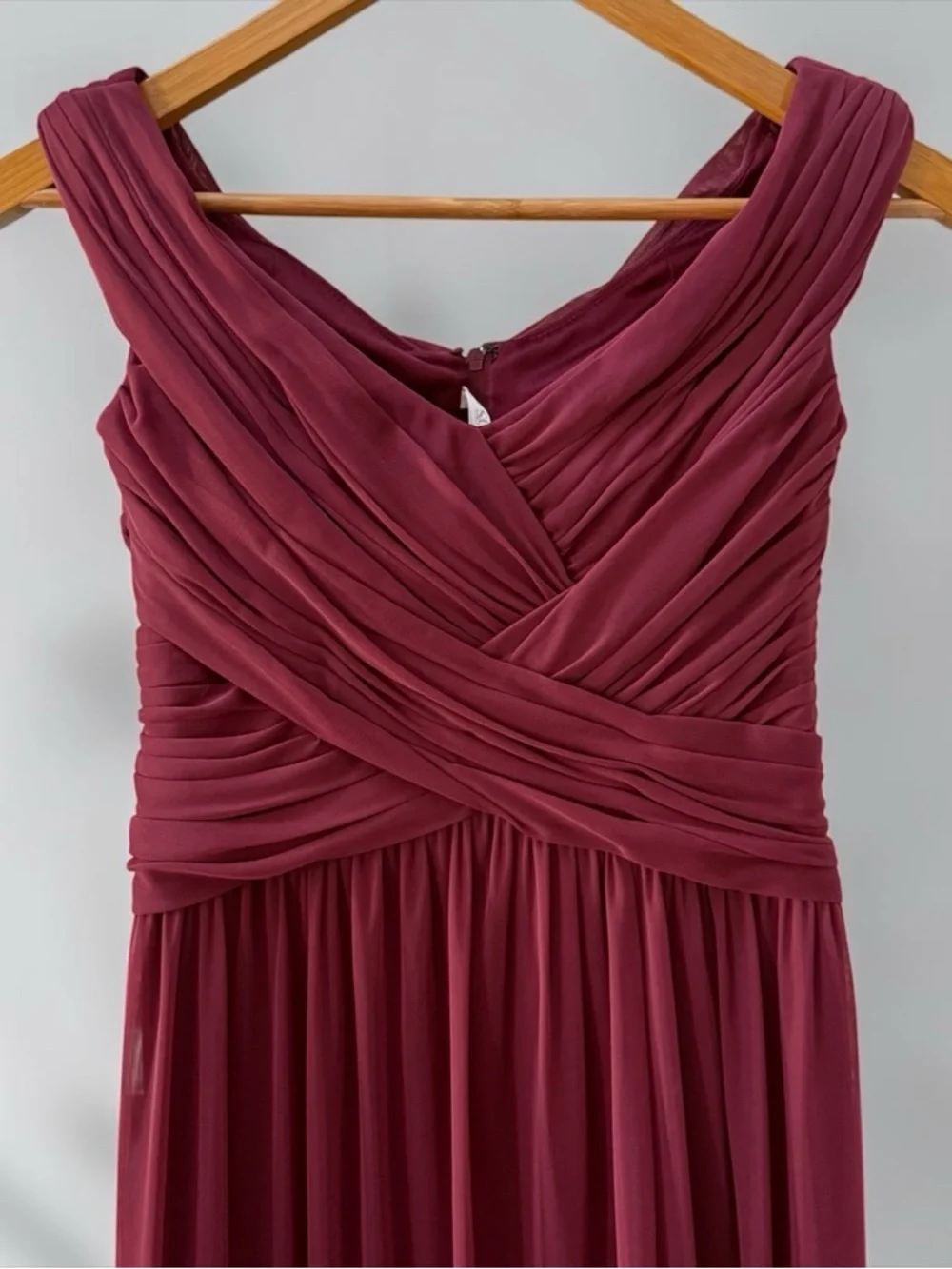 NWT David’s Bridal Off-Shoulder Evening Gown in Wine! Size 2! NEW! - Picture 8 of 15